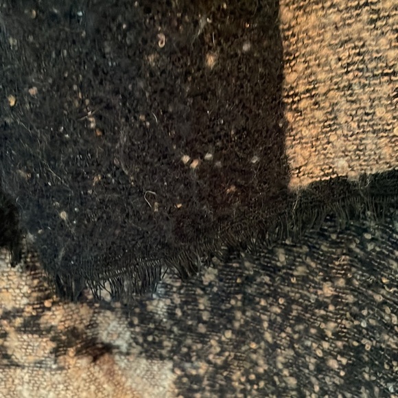 Tjmax wrap around scarf or wrap, lrg - Picture 5 of 8